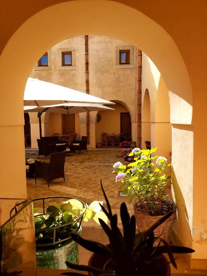 Al Convento Hotel San Mauro Castelverde Bagian luar foto