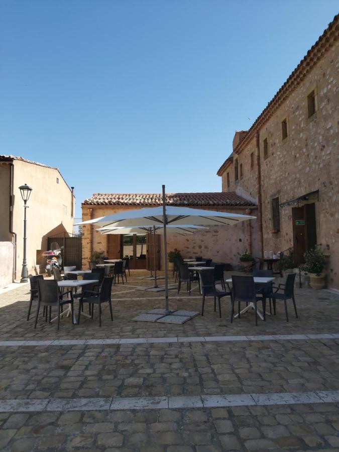 Al Convento Hotel San Mauro Castelverde Bagian luar foto